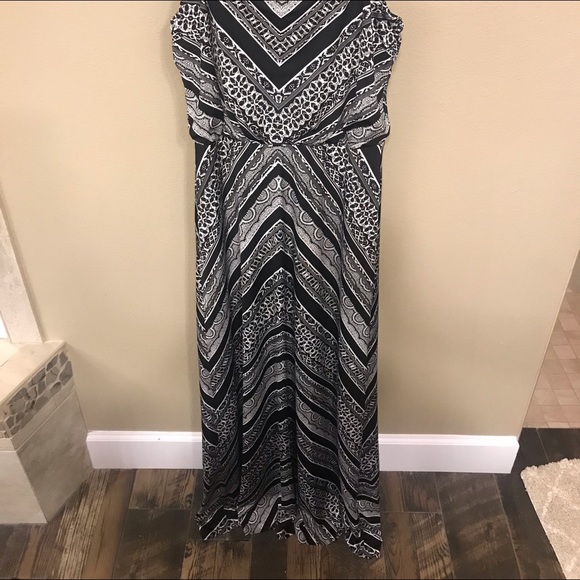 Cache Maxi Dress - Picture 3 of 3